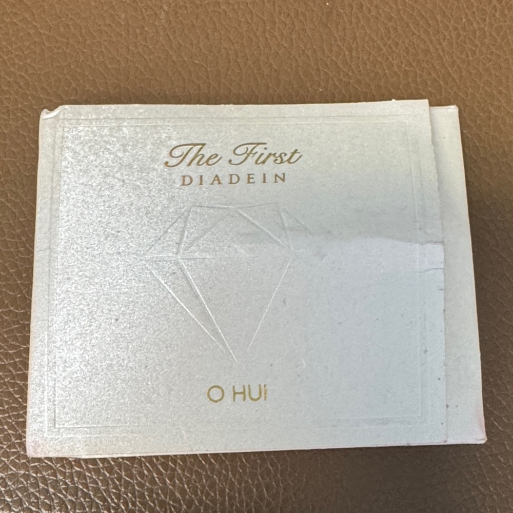 O Hui The First DiaDein Solitaire cream